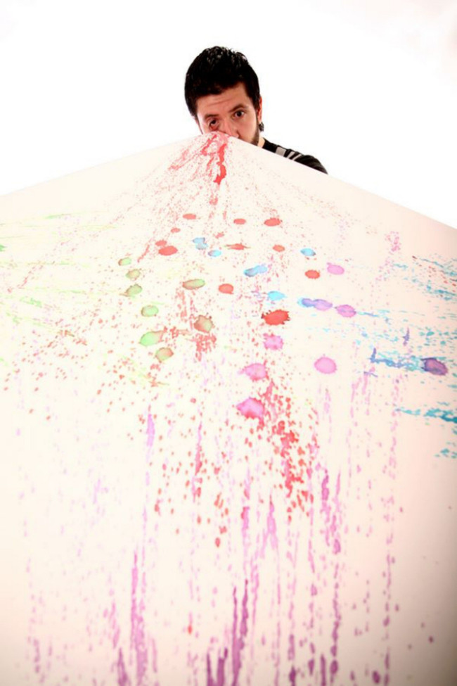 Tranh của Leandro Granato vẽ bằng mắt được bán với giá cao, có bức tranh lên tới 50 triệu đồng . Tranh của Leandro Granato vẽ bằng mắt được bán với giá cao, có tấm lên tới 50 triệu đồng