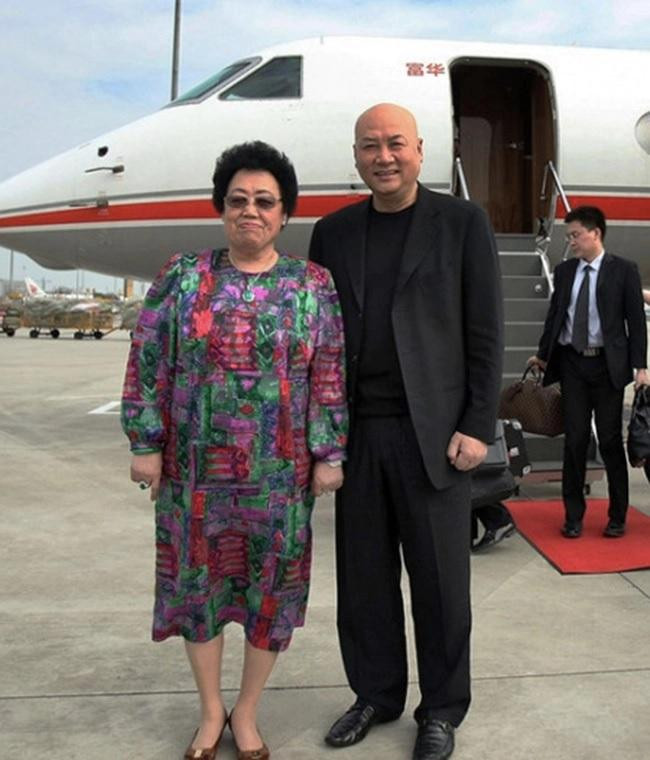 Trì Trọng Thụy nhiều năm chịu tiếng "vinh quang nhờ bà xã". Trì Trọng Thụy nhiều năm chịu tiếng "vinh quang nhờ bà xã".