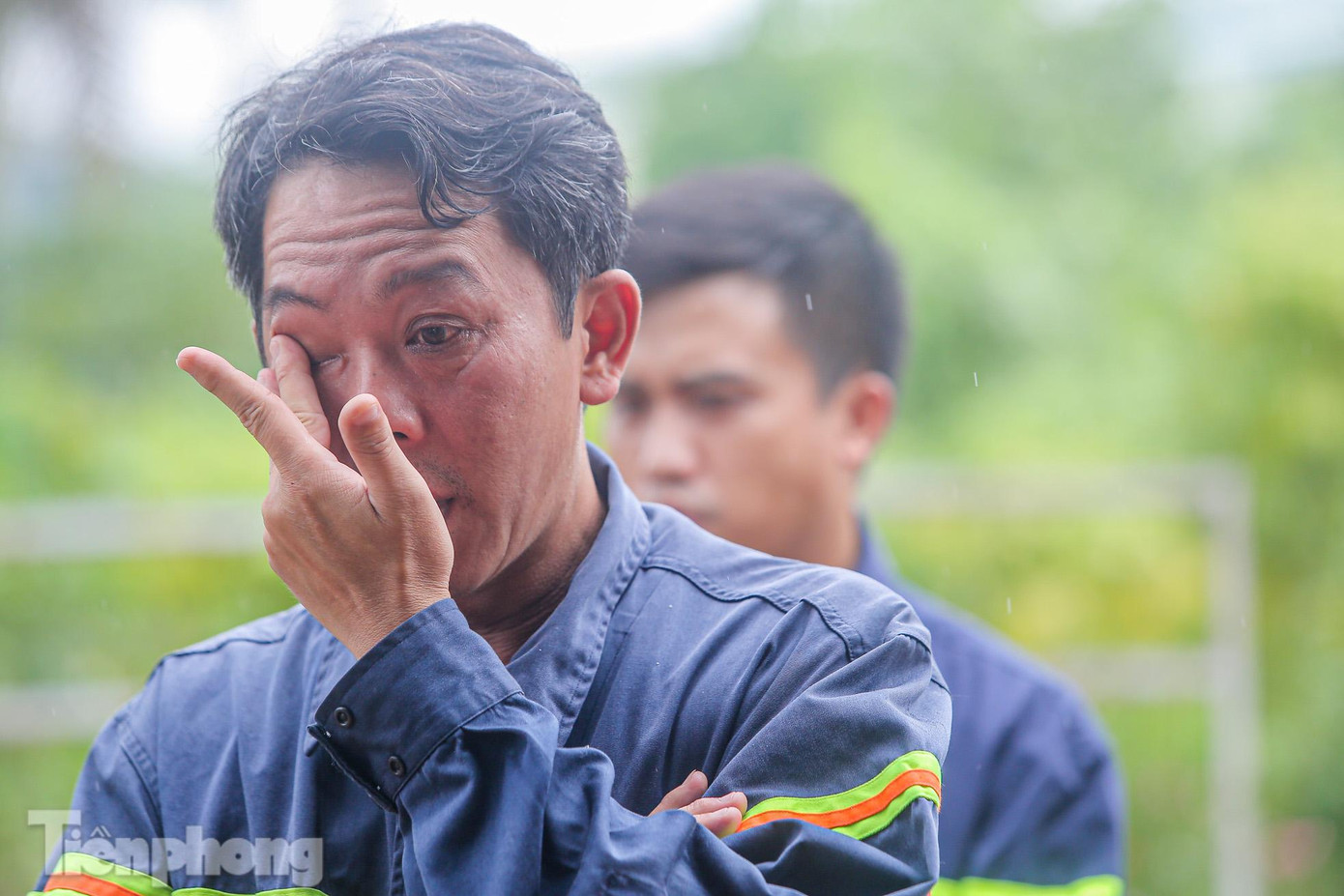 Nhiều chiến sĩ xúc động, rưng rưng nước mắt khi nhắc đến 3 người đồng đội đã hy sinh khi chữa cháy tại quán karaoke.