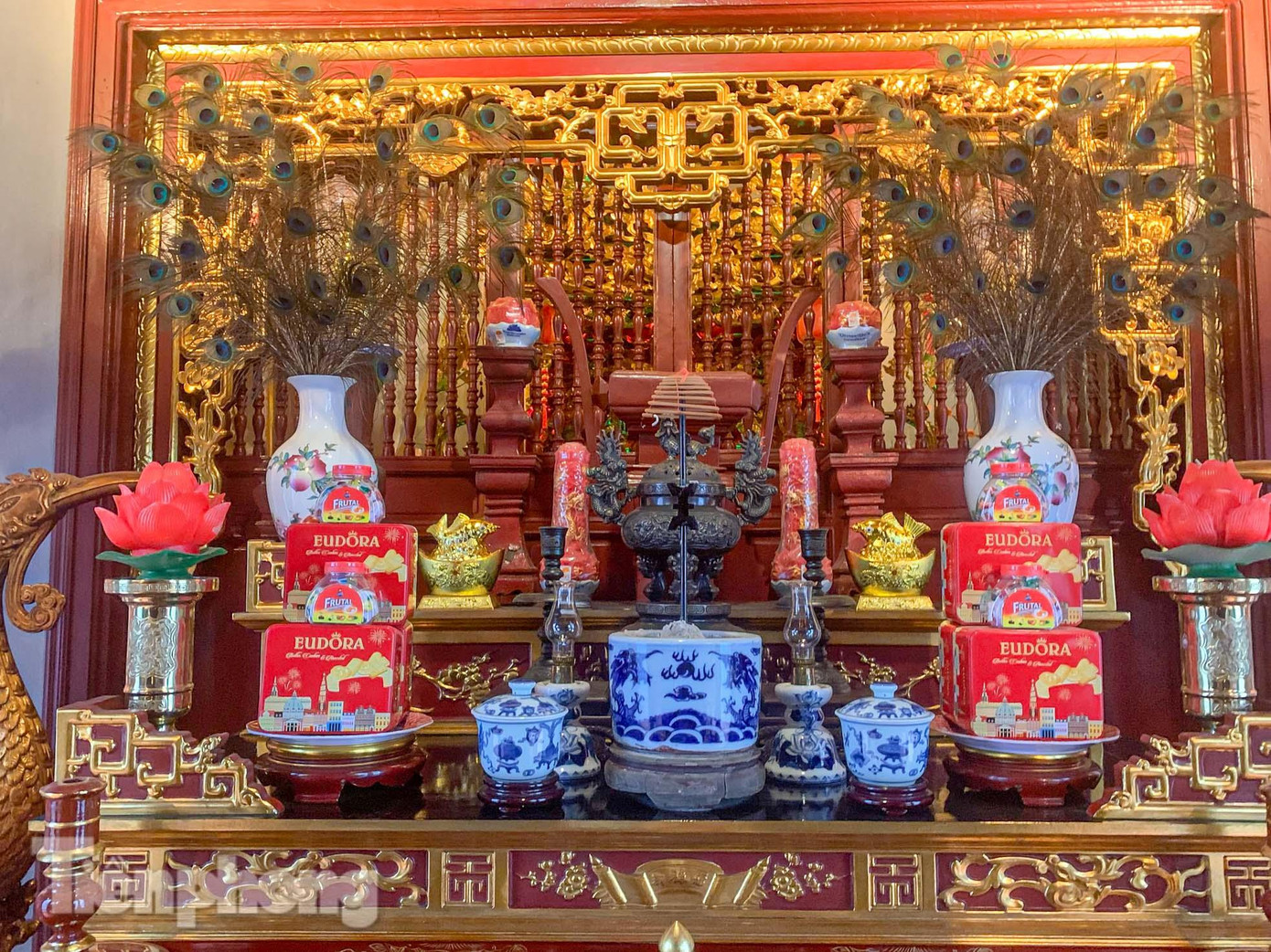 Hằng năm, lễ hội đền Hỏa Thần được tổ chức vào ngày 28 tháng Ba và 28 tháng Chín (âm lịch) - ngày sinh và ngày hóa của Hỏa Thần.