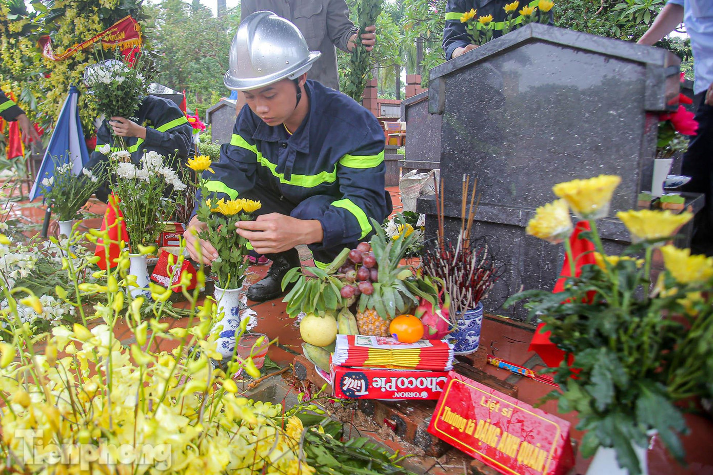 Tấm gương chiến đấu hết mình, quả cảm thực thi nhiệm vụ và hy sinh vì bình yên cho nhân dân của 3 chiến sĩ PCCC đã khiến đông đảo người dân không khỏi xót thương, luyến tiếc.