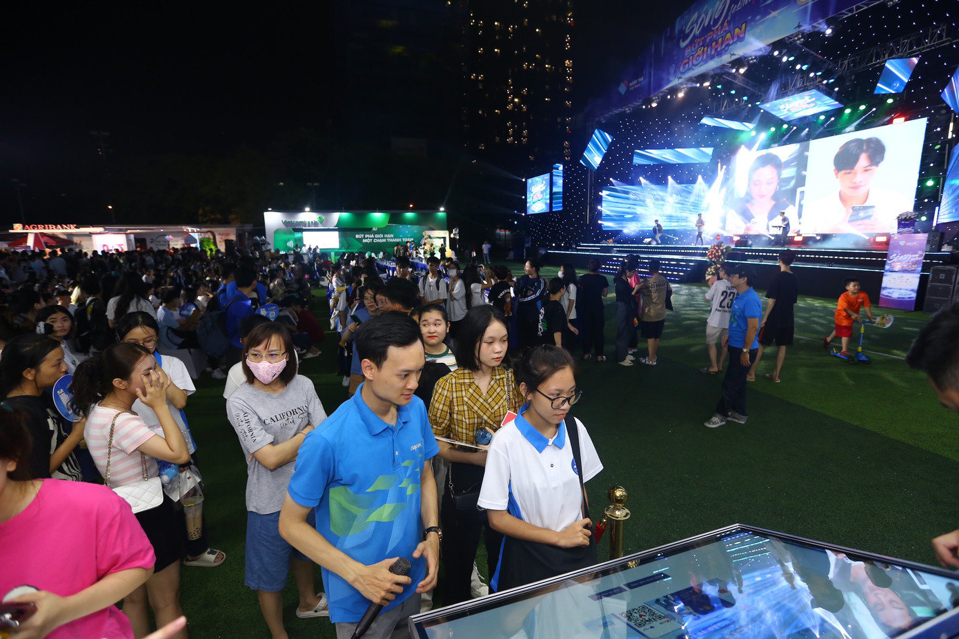 Trải nghiệm thanh toán số nhanh chóng, tiện lợi với nhiều bạn trẻ.