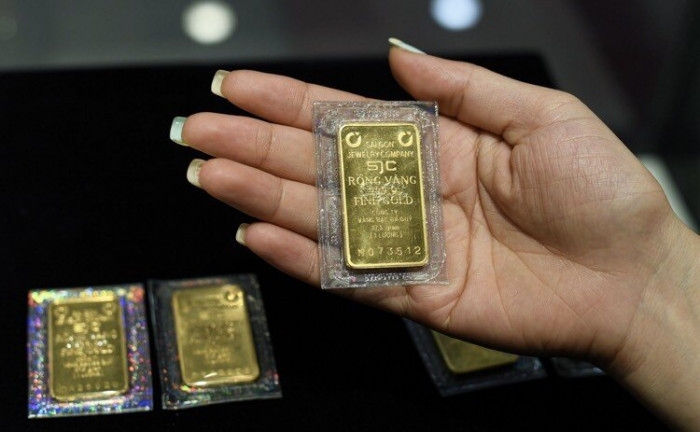 Giá vàng miếng SJC cao bất thường. Giá vàng miếng SJC cao bất thường.