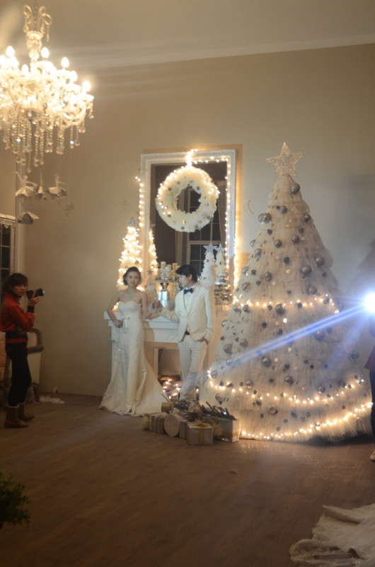 Nhiều đôi uyên ương vẫn chọn nơi đây chụp ảnh cưới