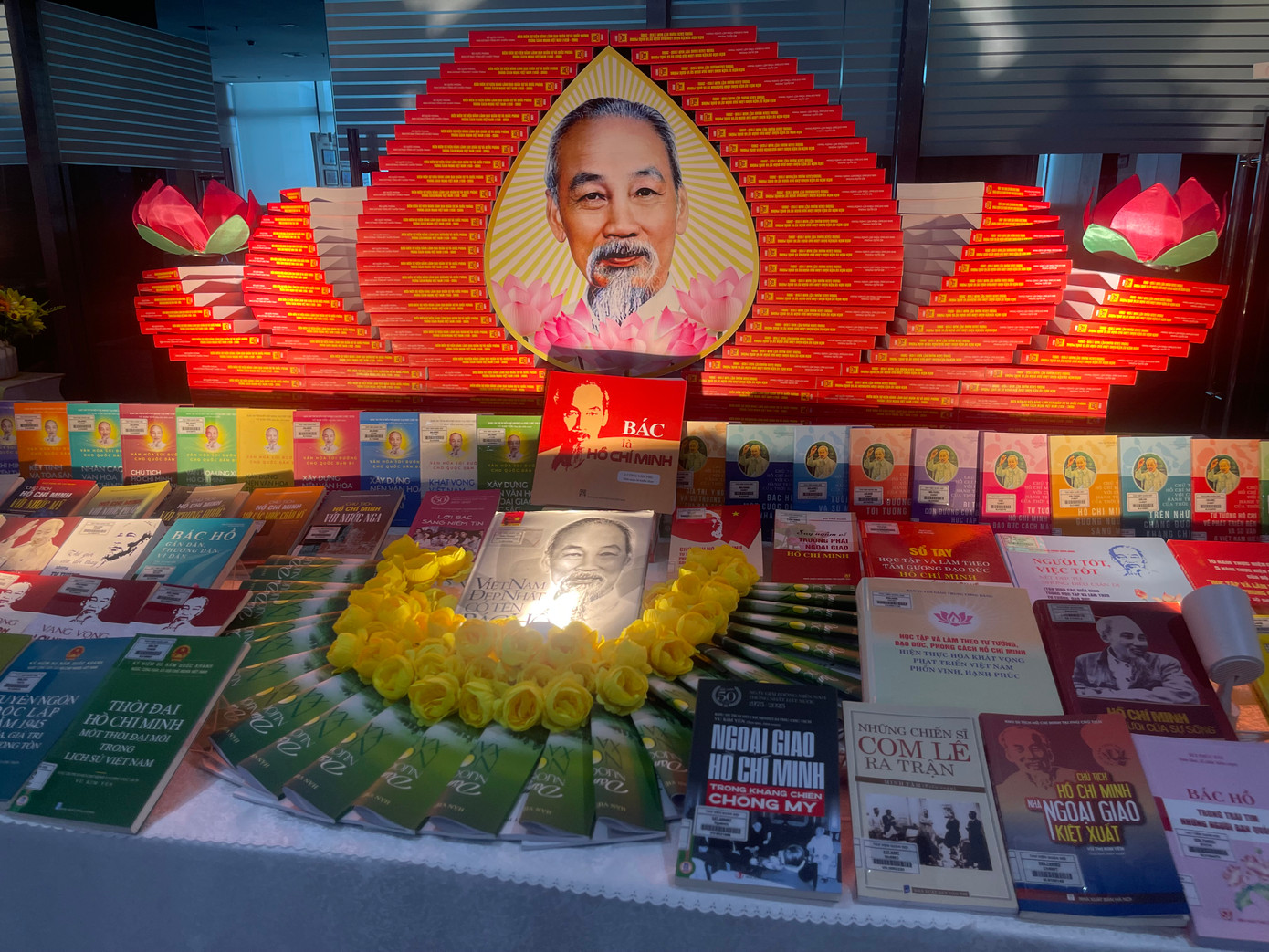 Các cuốn sách về Chủ tịch Hồ Chí Minh.