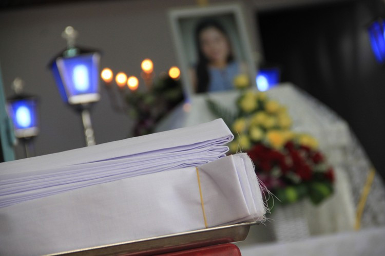 Vành khăn trắng và nỗi đau thương phủ lên gia đình thiếu nữ Tiên.