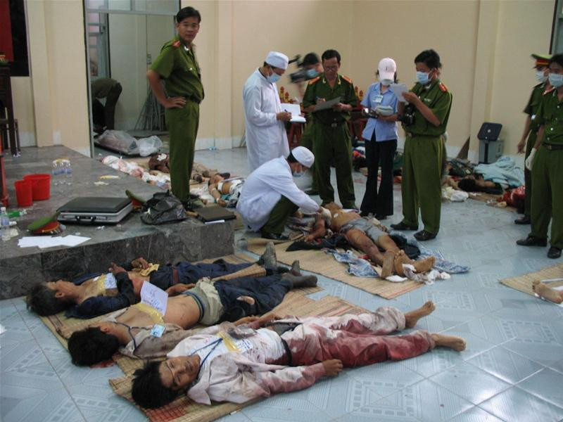 Xác các nạn nhân tại BV Quân Y 121. Ảnh : Sáu Nghệ Xác các nạn nhân tại BV Quân Y 121. Ảnh : Sáu Nghệ
