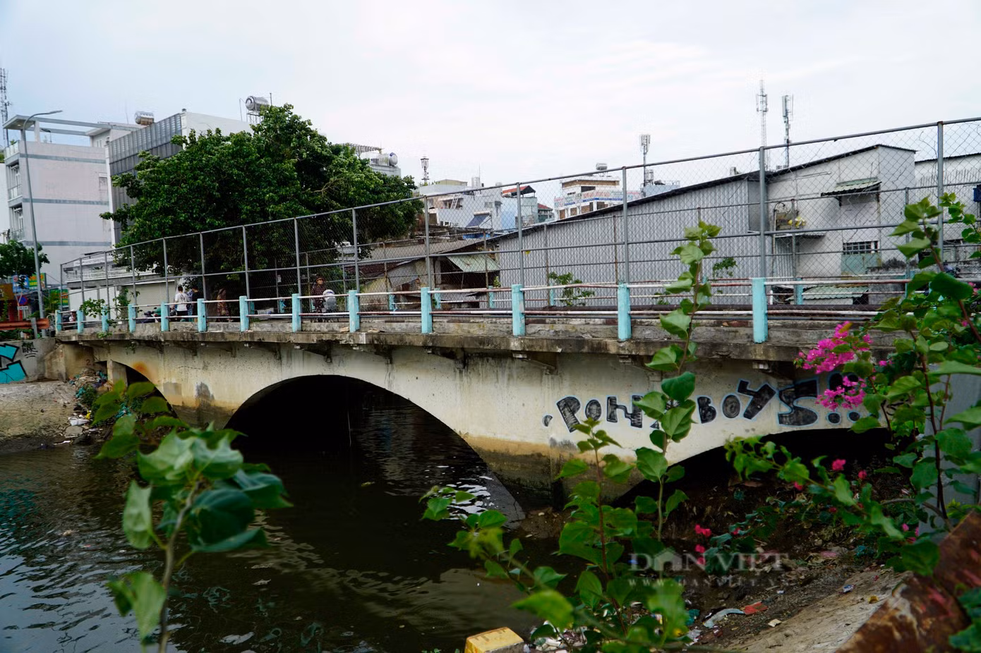 Công trình được xây dựng từ trước năm 1975, có chiều dài 30m, tải trọng 16 tấn, bề rộng phần xe chạy 4,1m. Công trình được xây dựng từ trước năm 1975, có chiều dài 30m, tải trọng 16 tấn, bề rộng phần xe chạy 4,1m.
