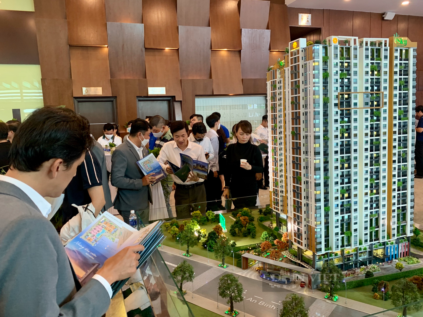 Người có nhu cầu nhà ở thực cần được hỗ trợ để có được cơ hội mua nhà. Ảnh: Gia Linh