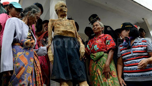 Hình ảnh Sự thật chuyện xác chết đội mồ tìm đường về nhà ở Indonesia số 2