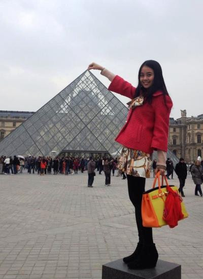 Nơi xa xứ, Đông Hương vẫn tích cực tham gia nhiều hoạt động hướng về đất nước. . Nơi xa xứ, Đông Hương vẫn tích cực tham gia nhiều hoạt động hướng về đất nước.