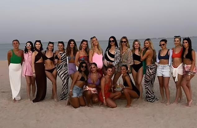 Sự cuồng nhiệt của dàn WAGs xứ Wales được ví như “uống cạn Qatar”. Ảnh: IG.