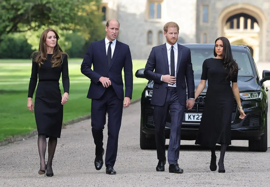 Harry và Meghan bị tố &quot;phá đám&quot; chuyến công du của anh trai và chị dâu. Ảnh: Getty Images.