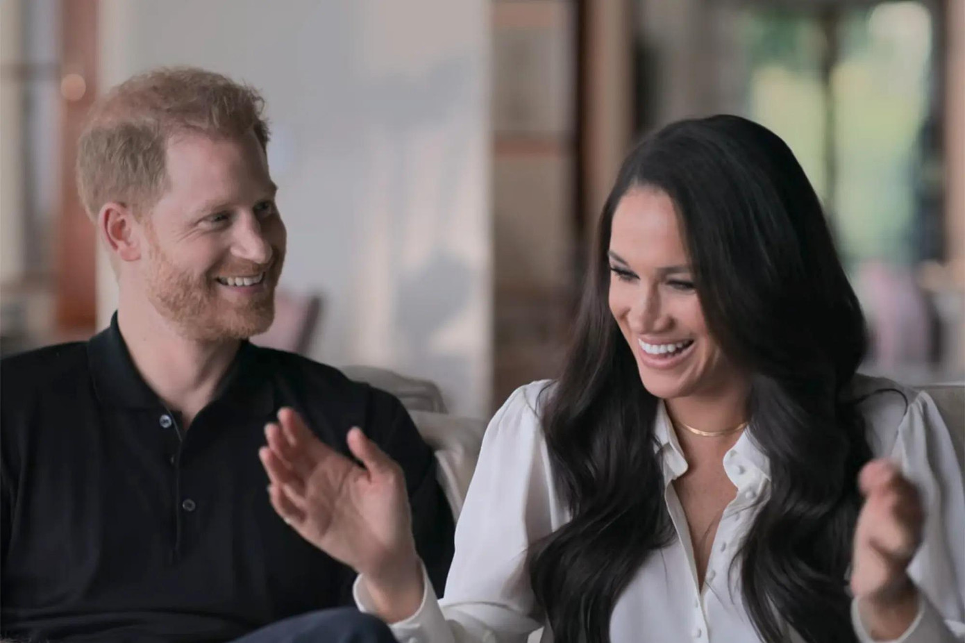 Chuyên gia ngôn ngữ hình thể khẳng định Harry và Meghan thể hiện cảm xúc thật trước máy quay. Ảnh: Netflix.