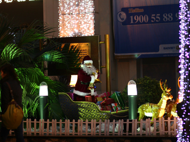 Không khí Noel về trên phố