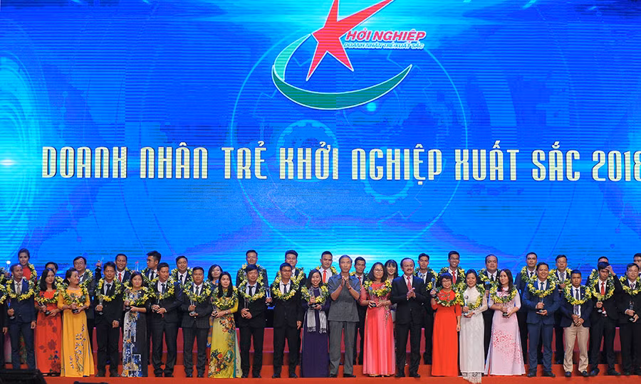 Toàn cảnh vinh danh 68 doanh nhân trẻ khởi nghiệp xuất sắc 2018 ảnh 4