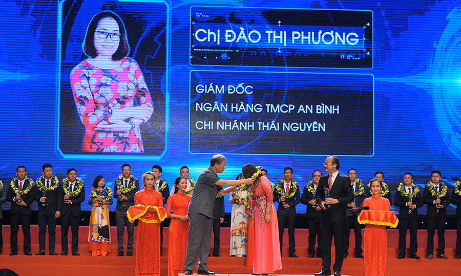 Toàn cảnh vinh danh 68 doanh nhân trẻ khởi nghiệp xuất sắc 2018 ảnh 3