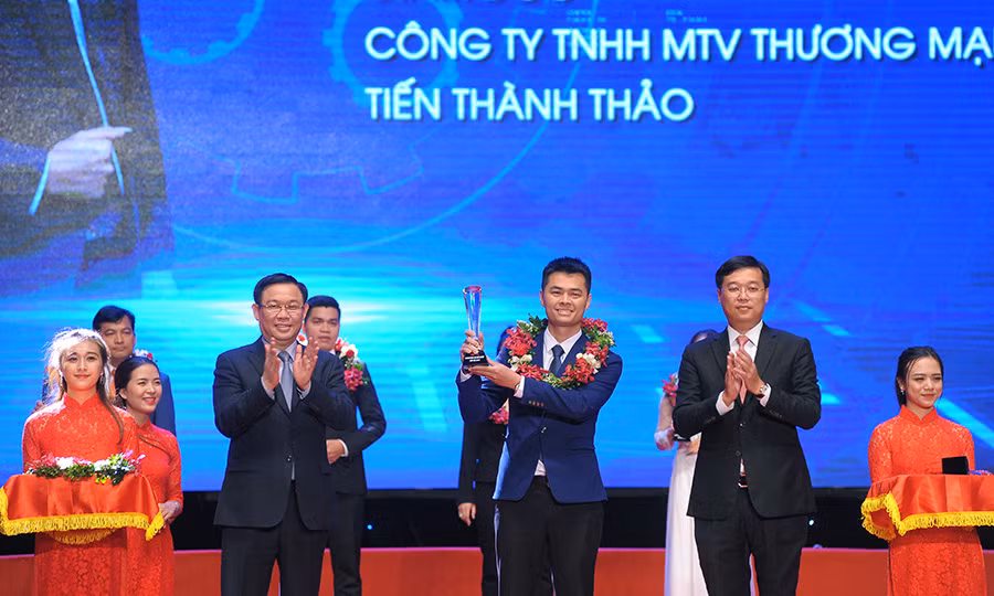 Toàn cảnh vinh danh 68 doanh nhân trẻ khởi nghiệp xuất sắc 2018 ảnh 6