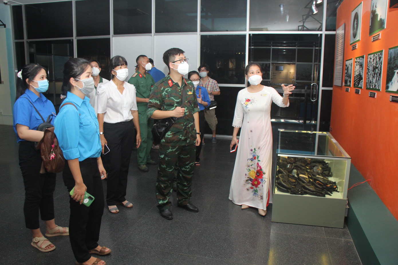 Cũng giống như Bảo tàng Áo Dài VN, Bảo tàng Chứng tích Chiến tranh thực hiện miễn phí vé tham quan dành cho các lực lượng tham gia chống dịch - Ảnh: Ngô Tùng.