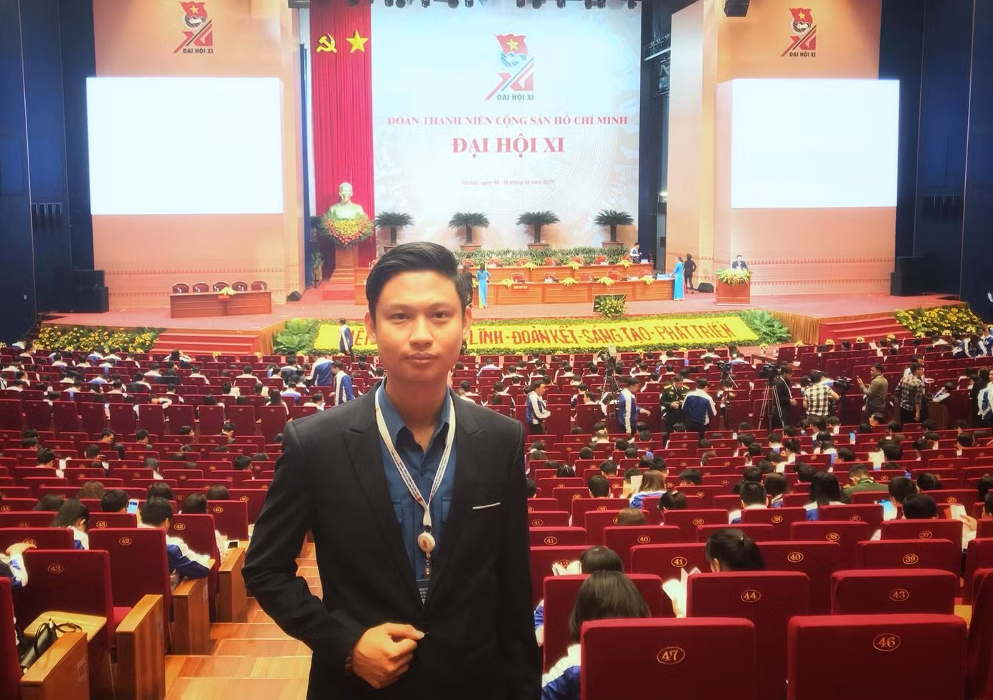 Những năm còn là sinh viên Trường Đại học Khoa học Tự nhiên (Đại học Quốc gia TPHCM), Trần Thanh Tuấn là một cán bộ Đoàn năng nổ. Trong ảnh: Thanh Tuấn là thành viên Ban tổ chức Đại hội đại biểu toàn quốc Đoàn TNCS Hồ Chí Minh lần thứ XI, nhiệm kỳ 2017 - 2022. (Ảnh: NVCC)