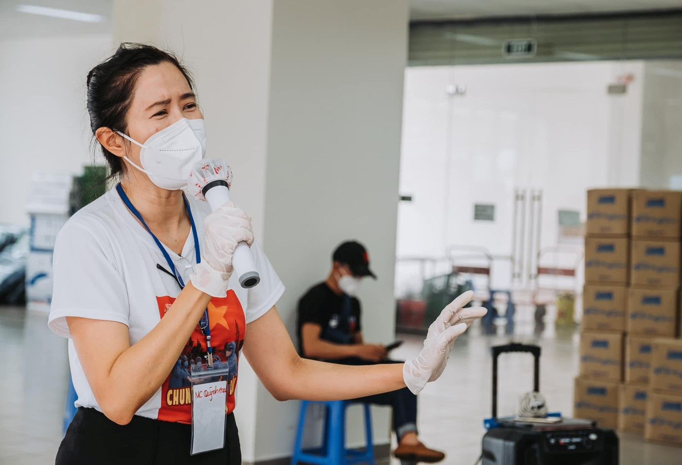 MC Quỳnh Hoa góp giọng cùng đồng nghiệp.