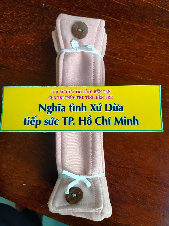 Người dân xứ Dừa tiếp sức TPHCM (Ảnh: CLB Tri thức trẻ Bến Tre) Người dân xứ Dừa tiếp sức TPHCM (Ảnh: CLB Tri thức trẻ Bến Tre)