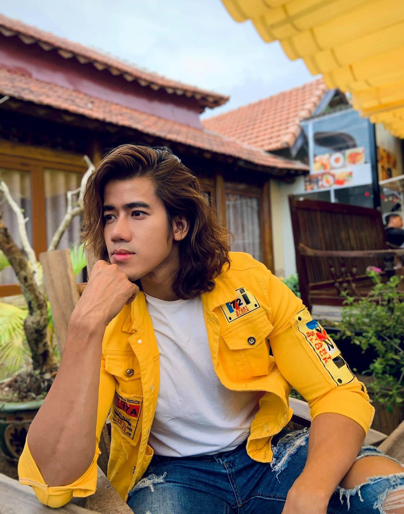 Lâm Quách là chàng trai được nhiều người biết đến với nickname "Sư tử ăn chay" và bản thân có 5 năm ăn chay trường. Anh cũng là người mẫu và từng đạt giải Á vương tại một cuộc thi sắc đẹp về du lịch và văn hóa vào năm 2019 tại Myanmar. Lâm Quách là chàng trai được nhiều người biết đến với nickname "Sư tử ăn chay" và bản thân có 5 năm ăn chay trường. Anh cũng là người mẫu và từng đạt giải Á vương tại một cuộc thi sắc đẹp về du lịch và văn hóa vào năm 2019 tại Myanmar.