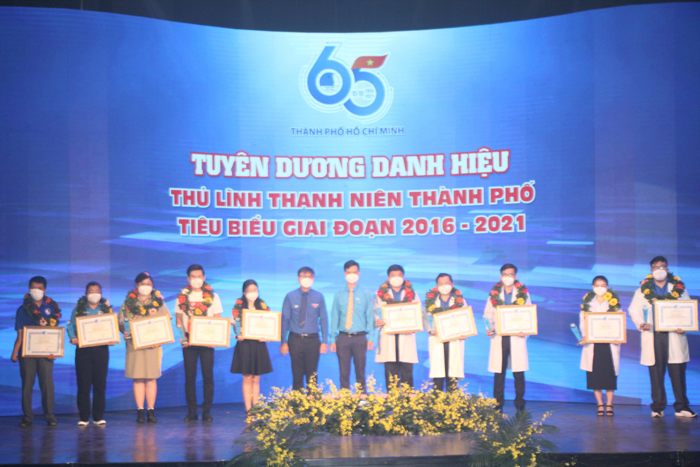 Dịp này, TPHCM cũng vinh danh, khen thưởng các gương Thủ lĩnh thanh niên tiêu biểu giai đoạn 2016 - 2021.