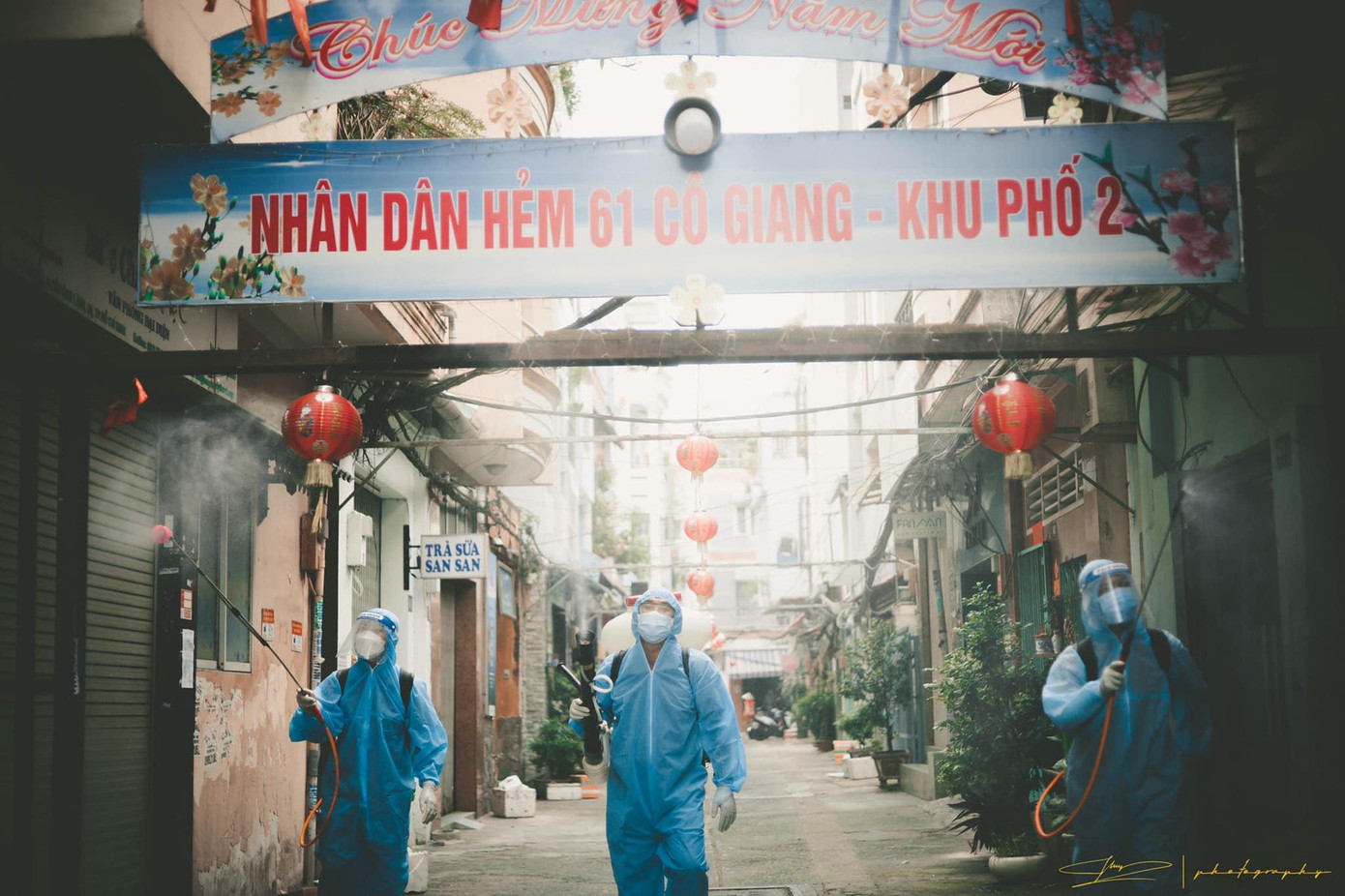 Gần một tháng qua, Hoàng Sơn Giang cùng các thành viên làm việc tại khắp các địa bàn thành phố nhằm đem lại không gian an toàn cho người dân (Ảnh: FBNV).