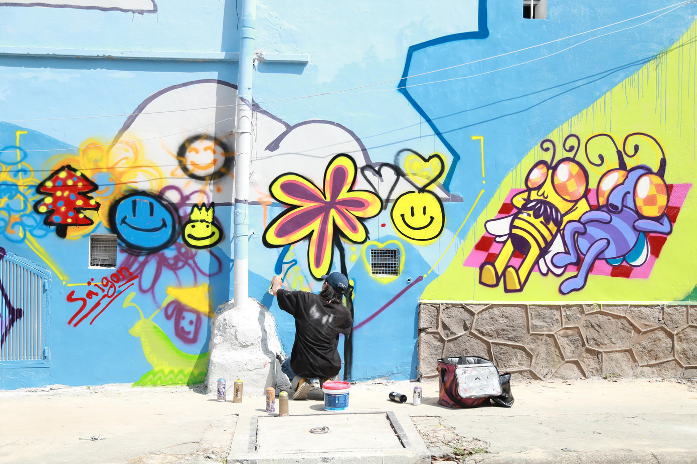 Kleur hoàn thiện bức vẽ của mình trưa 11/12.