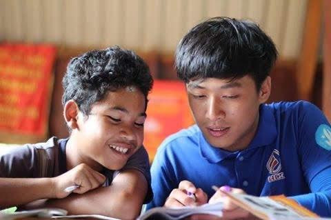 Nguyễn Hải Nhân tham gia tích cực, sôi nổi các hoạt động tình nguyện suốt quãng đời sinh viên Nguyễn Hải Nhân tham gia tích cực, sôi nổi các hoạt động tình nguyện suốt quãng đời sinh viên