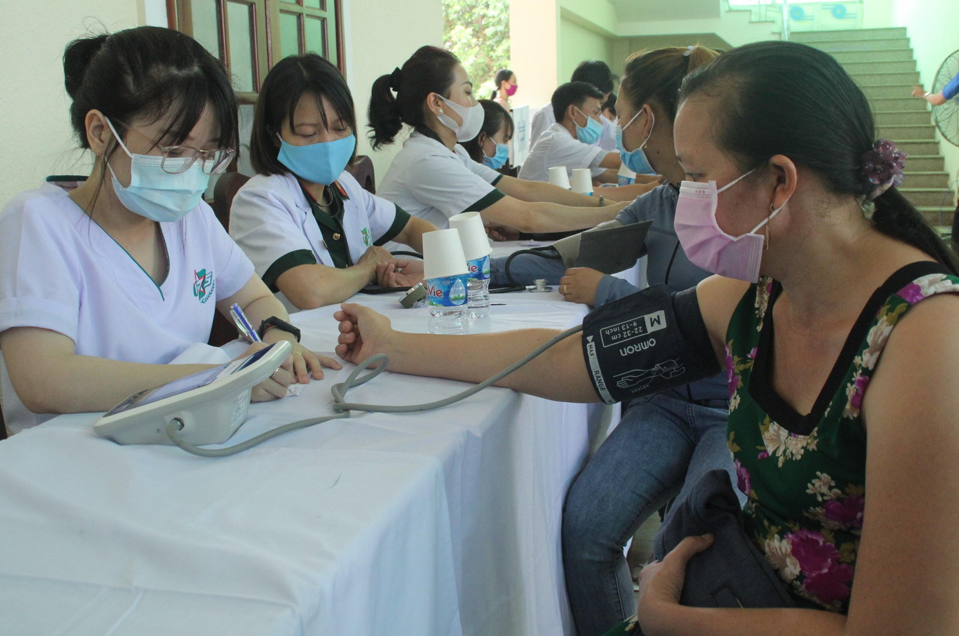 Chương trình thực hiện khám bệnh cho khoảng 1.000 người lao động Long An, diễn ra suốt cả ngày