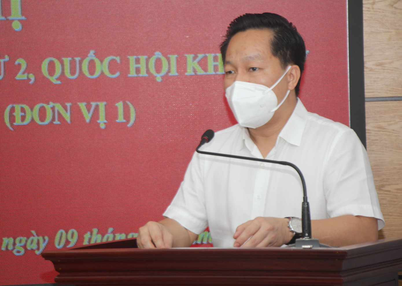 Chủ tịch UBND TP. Thủ Đức Hoàng Tùng chia sẻ với bà con cử tri. Chủ tịch UBND TP. Thủ Đức Hoàng Tùng chia sẻ với bà con cử tri.