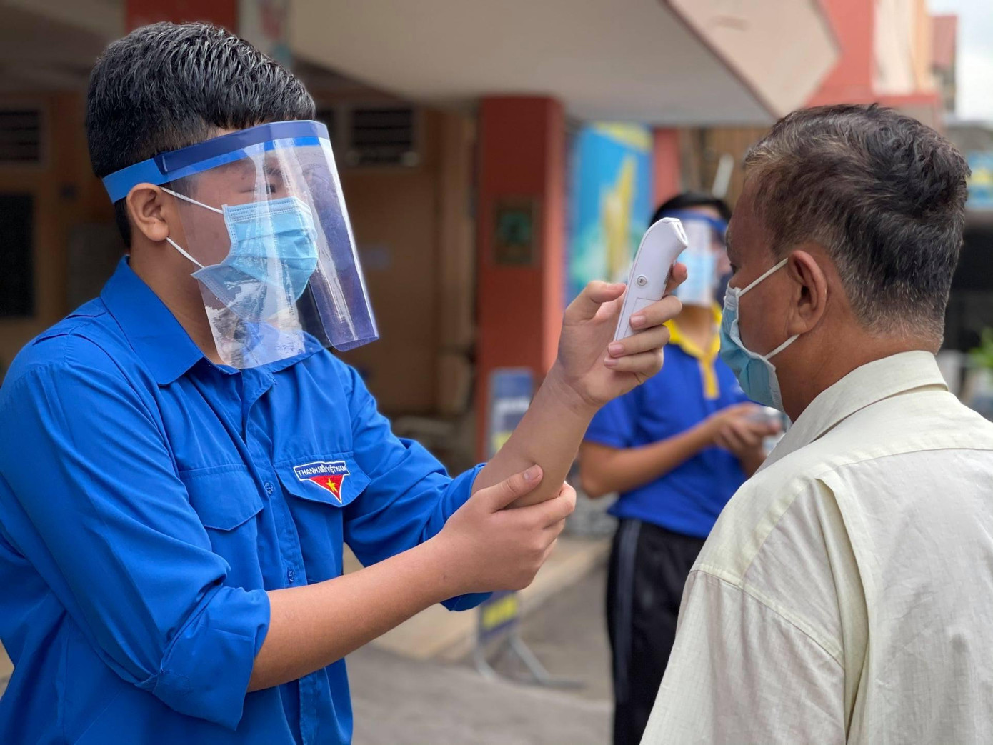 Cuộc bầu cử đại biểu Quốc hội và HĐND các cấp, nhiệm kỳ 2021 - 2026 diễn ra trong bối cảnh dịch bệnh COVID-19 diễn biến phức tạp, do đó, cùng với sự vào cuộc khẩn trương của nhiều ban ngành chức năng, tổ chức Đoàn TNCS Hồ Chí Minh các cấp cũng nỗ lực tham gia nhiều nội dung, phần việc thiết thực nhằm góp phần đảm bảo an toàn cho sự kiện trọng đại của dân tộc.