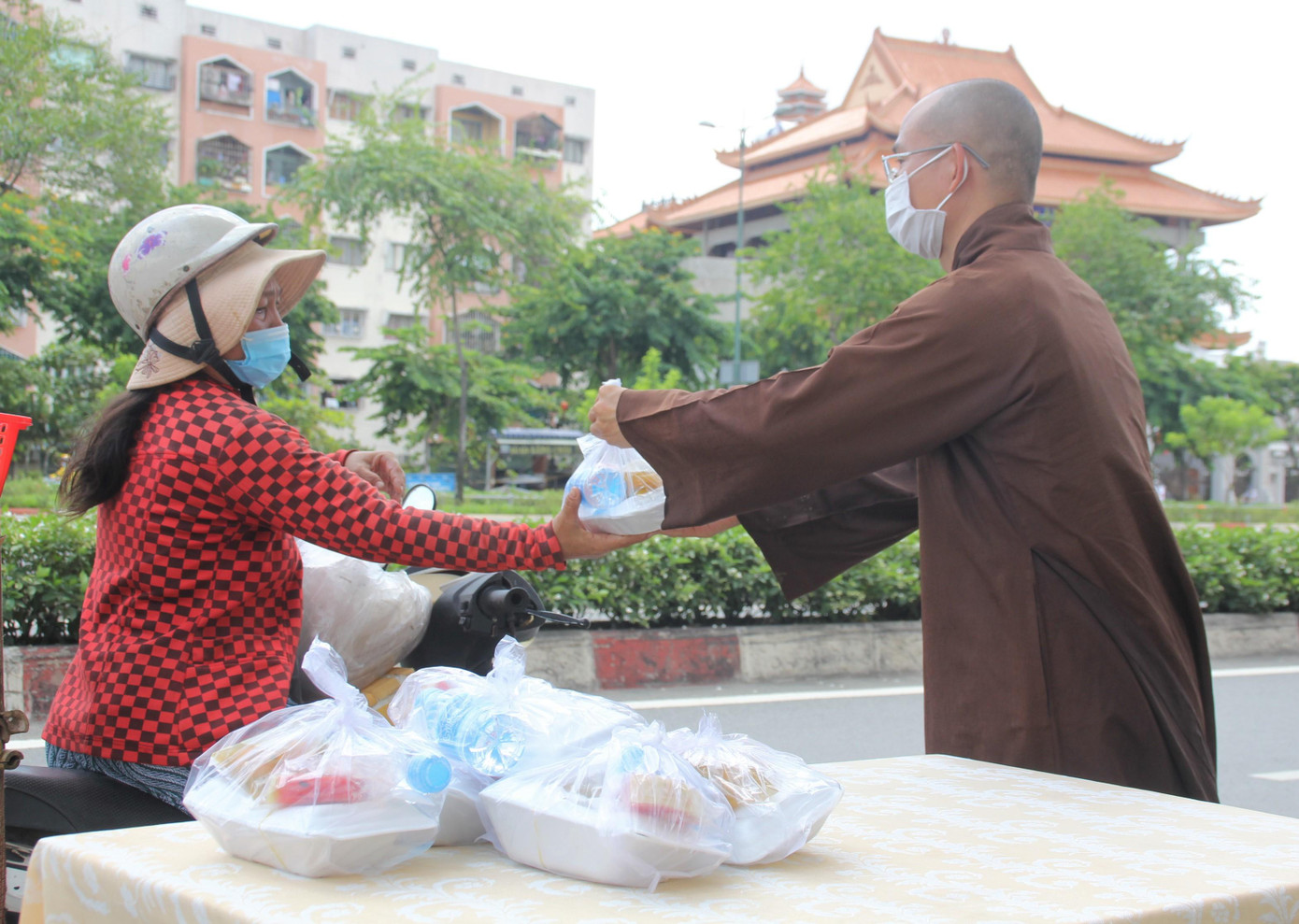 CẬP NHẬT DỊCH 4/6: TPHCM xét nghiệm hơn 320.000 người, mở rộng các khu cách ly ảnh 16 CẬP NHẬT DỊCH 4/6: TPHCM xét nghiệm hơn 320.000 người, mở rộng các khu cách ly ảnh 16