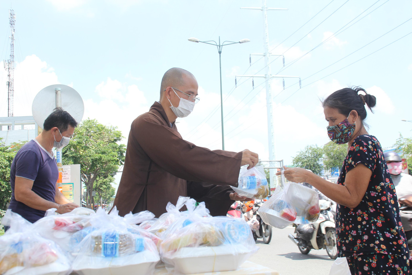 CẬP NHẬT DỊCH 4/6: TPHCM xét nghiệm hơn 320.000 người, mở rộng các khu cách ly ảnh 19 CẬP NHẬT DỊCH 4/6: TPHCM xét nghiệm hơn 320.000 người, mở rộng các khu cách ly ảnh 19