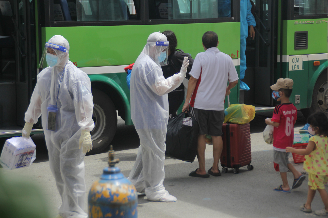 Những lời chào, lời cám ơn của các bệnh nhân là niềm vui và động lực đối với những nỗ lực suốt nhiều ngày qua của đội ngũ y bác sỹ và tình nguyện viên.