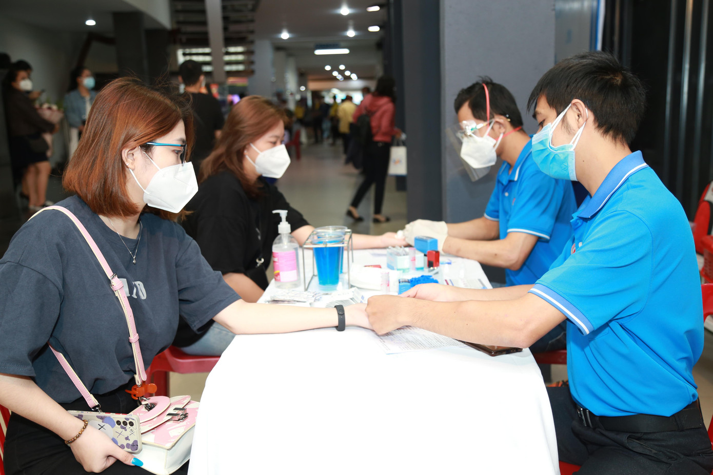 Kiểm tra sức khỏe người hiến máu