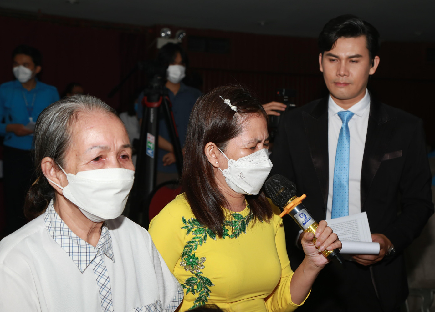 Mỗi hoàn cảnh gia đình là một câu chuyện về lòng hiếu thuận gây xúc động lòng người. Mỗi hoàn cảnh gia đình là một câu chuyện về lòng hiếu thuận gây xúc động lòng người.