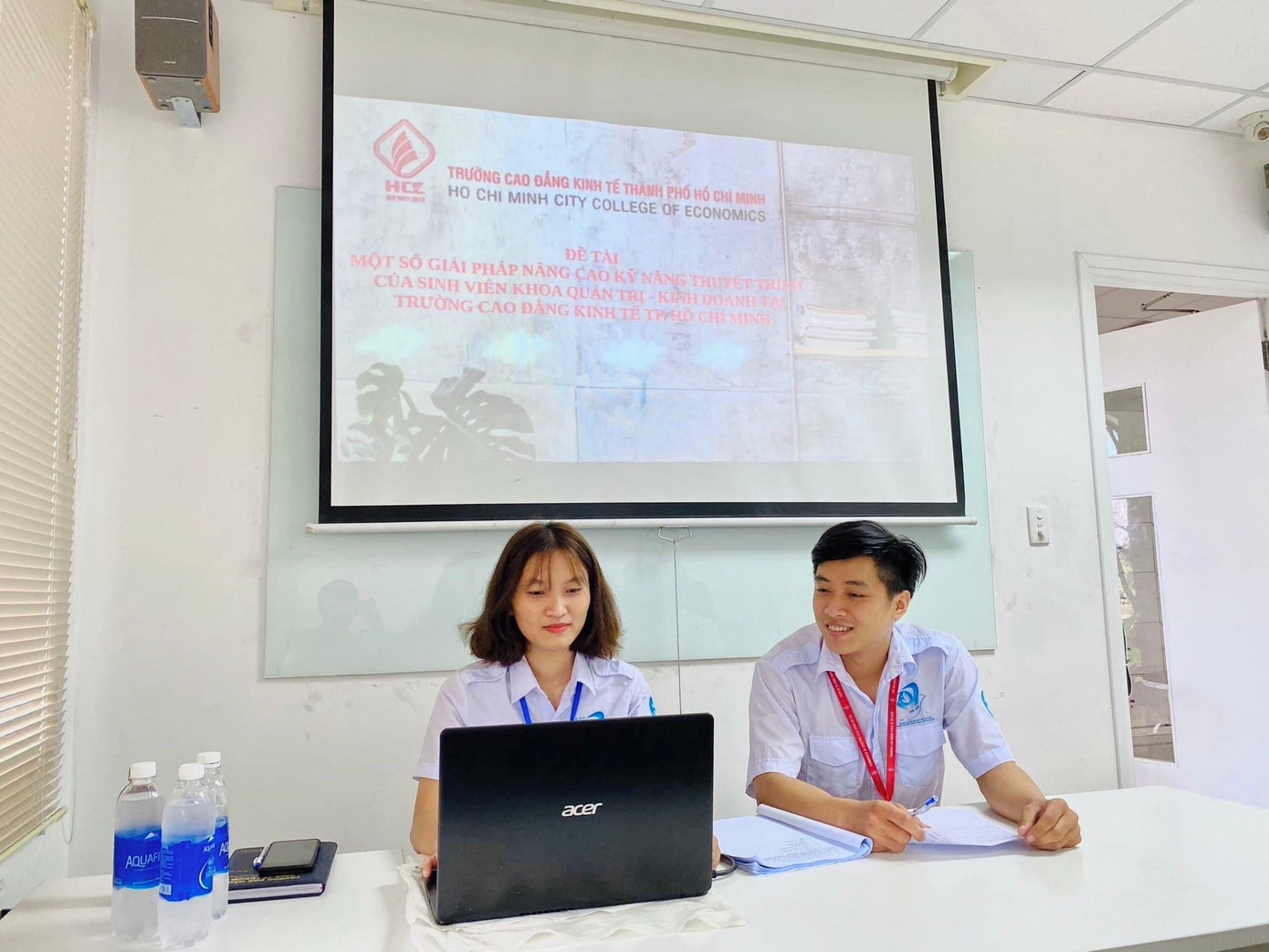 Bên cạnh hoạt động tình nguyện, Hải Nhân cũng là một sinh viên hăng hái, nỗ lực trong hoạt động nghiên cứu khoa học. Bên cạnh hoạt động tình nguyện, Hải Nhân cũng là một sinh viên hăng hái, nỗ lực trong hoạt động nghiên cứu khoa học.