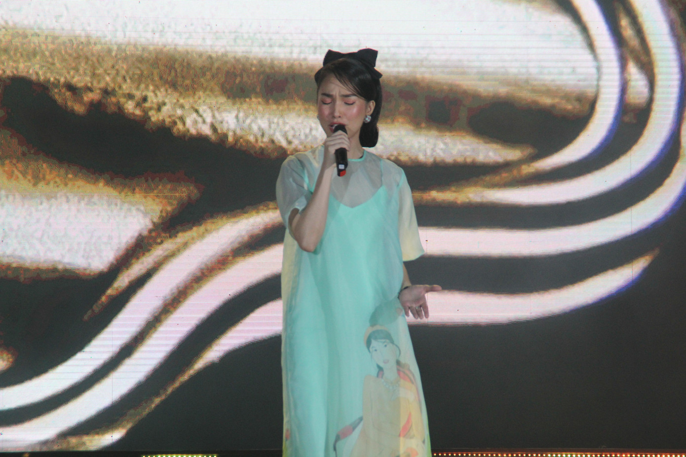 Hiền Thục lắng đọng với hit "Nhật ký của mẹ"