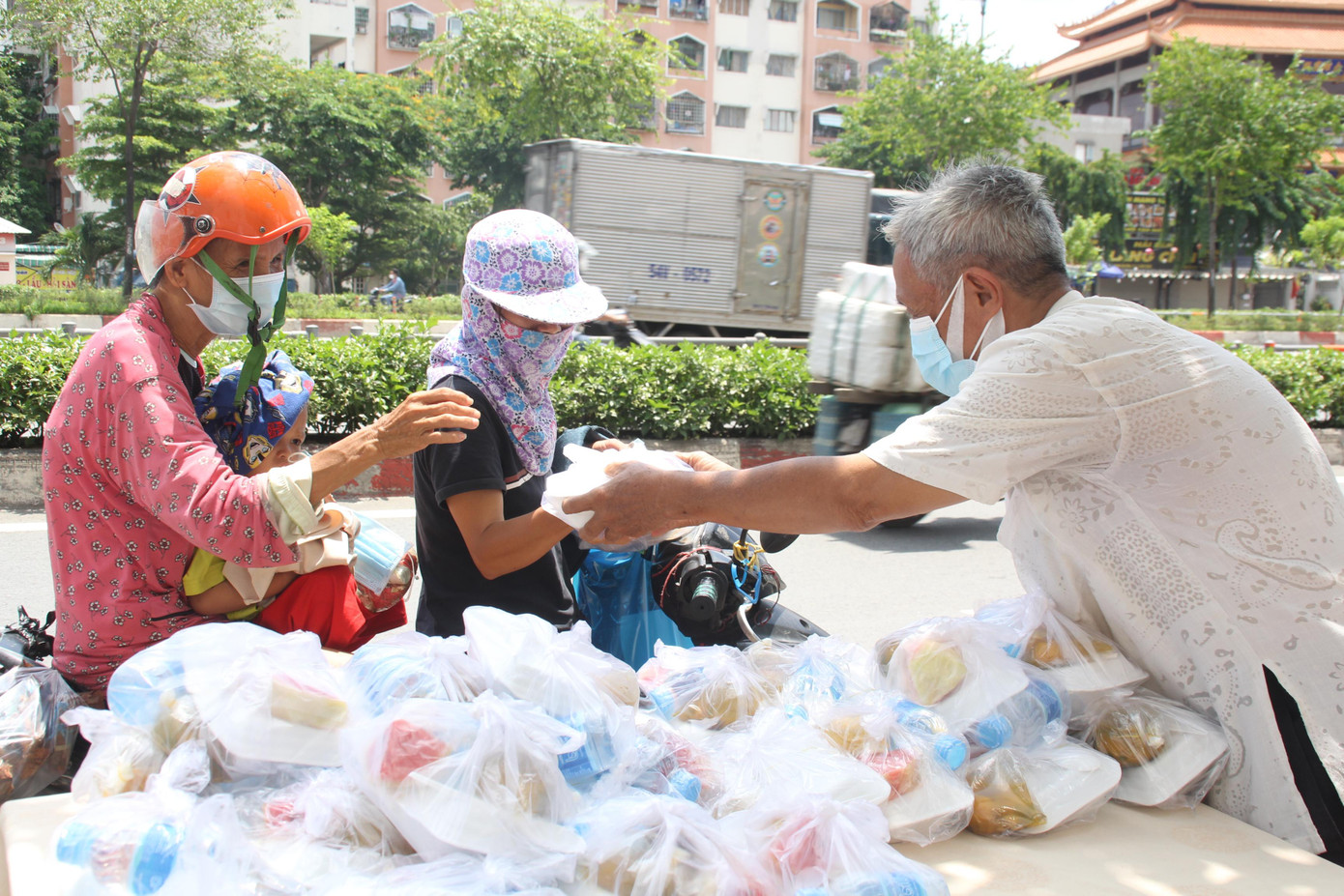 CẬP NHẬT DỊCH 4/6: TPHCM xét nghiệm hơn 320.000 người, mở rộng các khu cách ly ảnh 21 CẬP NHẬT DỊCH 4/6: TPHCM xét nghiệm hơn 320.000 người, mở rộng các khu cách ly ảnh 21