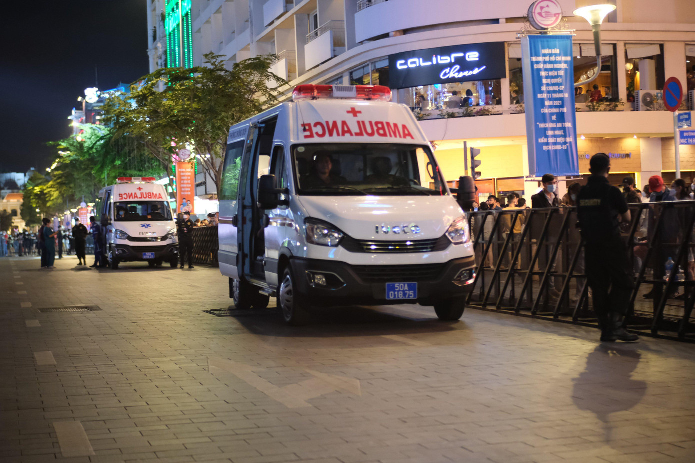 Ban tổ chức lễ hội countdown chuẩn bị các xe cứu thương để sẵn sàng cấp cứu trong trường hợp khẩn cấp.