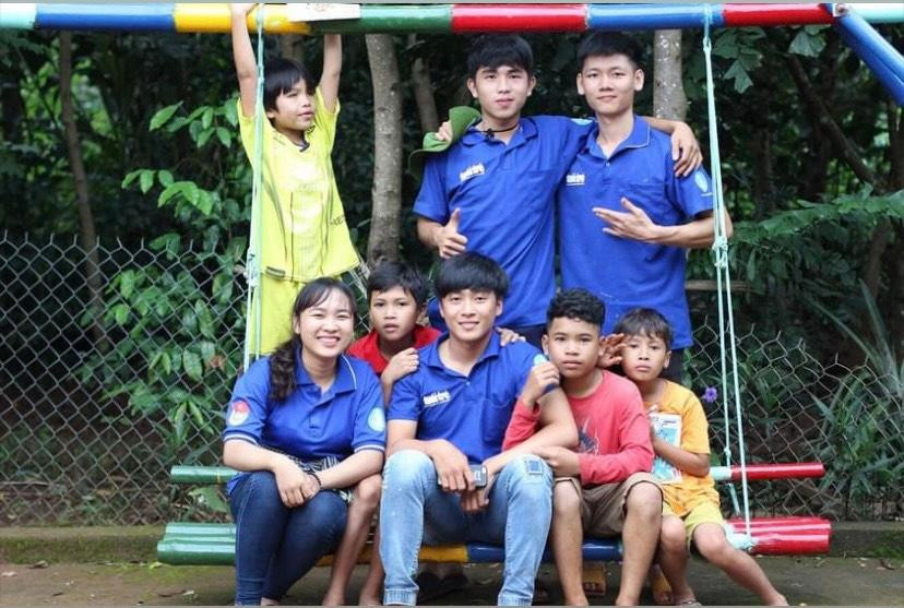 Nhân cho biết, kỷ niệm đáng nhớ nhất trong các chuyến đi tình nguyện là khi tham gia chiến dịch Mùa hè xanh năm 2018 tại xã Quảng Tín, huyện Đắk R’lấp, tỉnh Đắk Nông. Nhân cho biết, kỷ niệm đáng nhớ nhất trong các chuyến đi tình nguyện là khi tham gia chiến dịch Mùa hè xanh năm 2018 tại xã Quảng Tín, huyện Đắk R’lấp, tỉnh Đắk Nông.