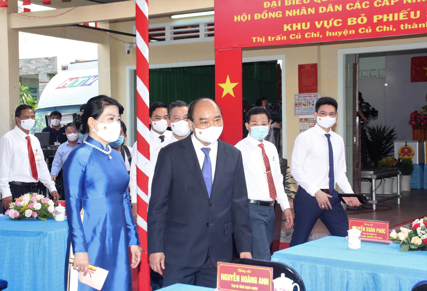 Đơn vị bầu cử số 9 (huyện Hóc Môn và Củ Chi) có 5 ứng cử viên đại biểu Quốc hội tham gia tranh cử, gồm: ông Nguyễn Xuân Phúc - Chủ tịch nước; ông Trần Đức Cường - Chủ tịch Hội Khoa học lịch sử Việt Nam; bà Nguyễn Thị Lệ - Phó Bí thư Thành ủy, Chủ tịch HĐND TPHCM; Thiếu tướng Phan Văn Xựng - Chính ủy Bộ Tư lệnh TPHCM; ông Nguyễn Thanh Hiệp - Phó Hiệu trưởng phụ trách quản lý, điều hành Trường Đại học Y khoa Phạm Ngọc Thạch.