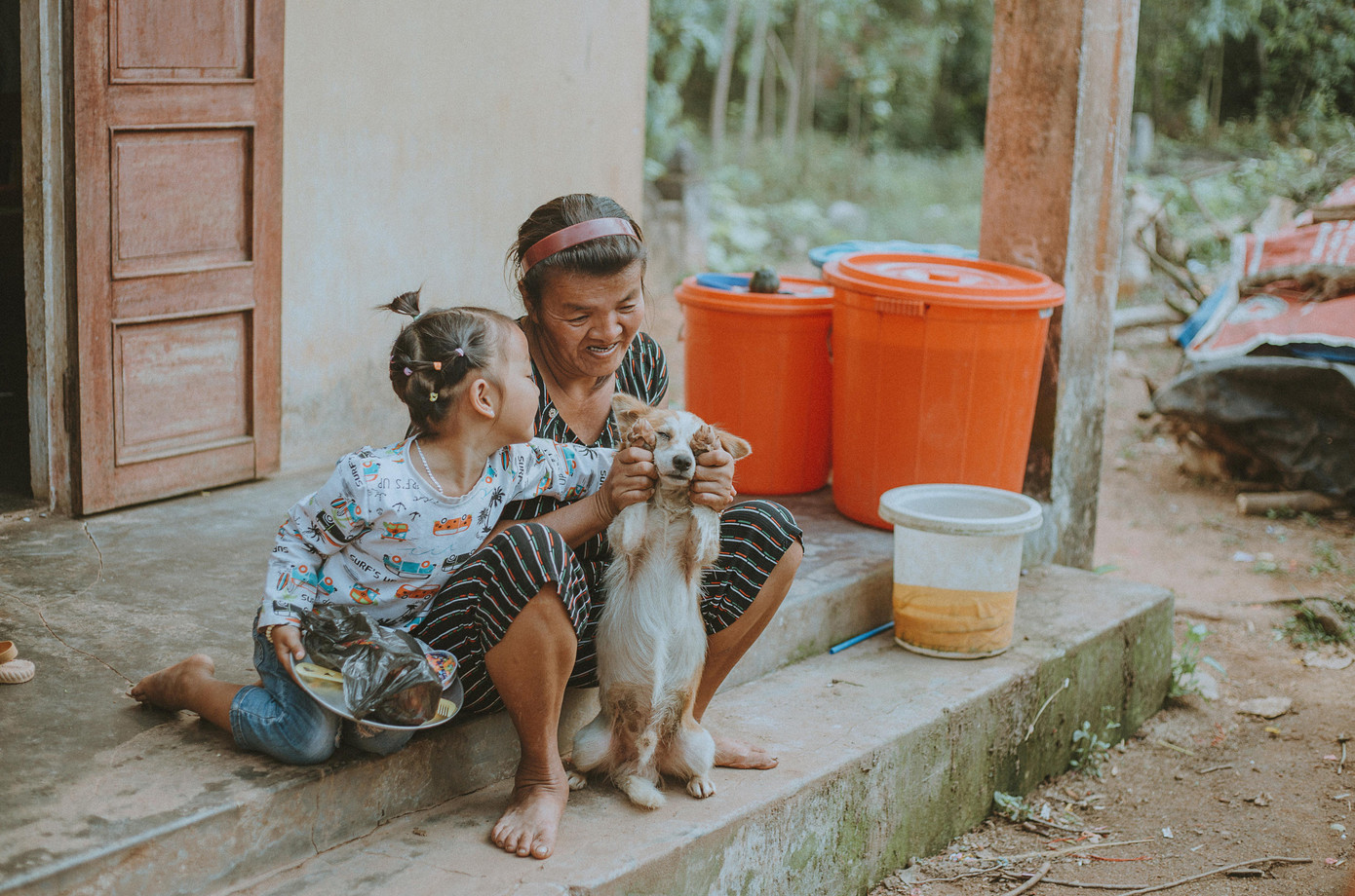 Bộ ảnh "Người mẹ đặc biệt" của Như Ý khiến người xem cảm động về tình mẫu tử, xen lẫn niềm cảm kích đối với tình cảm người mẹ dành cho con gái mình. Bộ ảnh "Người mẹ đặc biệt" của Như Ý khiến người xem cảm động về tình mẫu tử, xen lẫn niềm cảm kích đối với tình cảm người mẹ dành cho con gái mình.