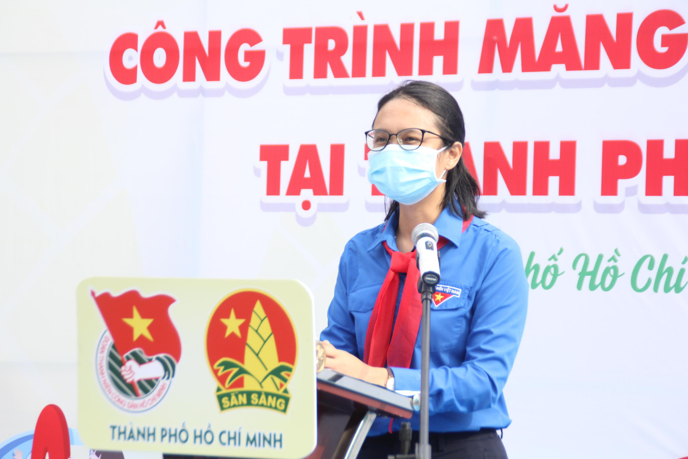 Chị Trần Thu Hà, Phó Bí thư Thành Đoàn, Chủ tịch Hội đồng Đội TPHCM thông tin về công trình măng non &quot;Sân chơi thiếu nhi&quot; tại TP. Thủ Đức