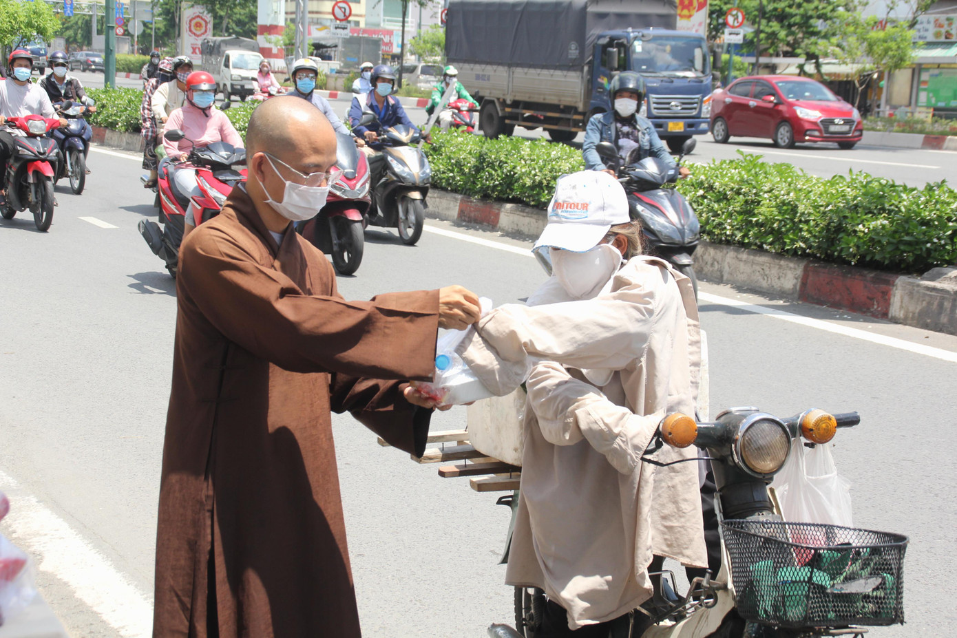 CẬP NHẬT DỊCH 4/6: TPHCM xét nghiệm hơn 320.000 người, mở rộng các khu cách ly ảnh 23 CẬP NHẬT DỊCH 4/6: TPHCM xét nghiệm hơn 320.000 người, mở rộng các khu cách ly ảnh 23