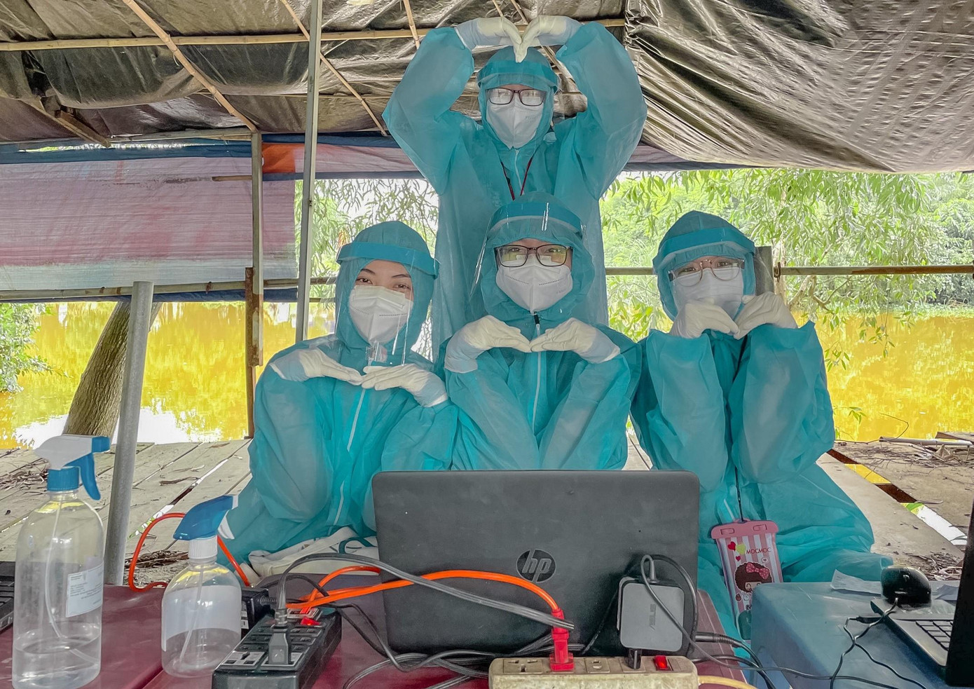 Giây phút thư giãn trong buổi hoạt động của các giáo viên (Ảnh: NVCC) Giây phút thư giãn trong buổi hoạt động của các giáo viên (Ảnh: NVCC)