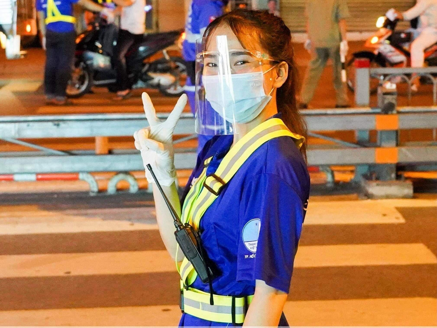 C.C cũng đã trải qua khoảng hai tháng hoạt động tình nguyện trên các địa bàn.